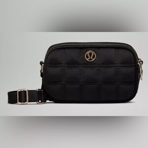 NWT Lululemon Quilted Velour Camera Bag